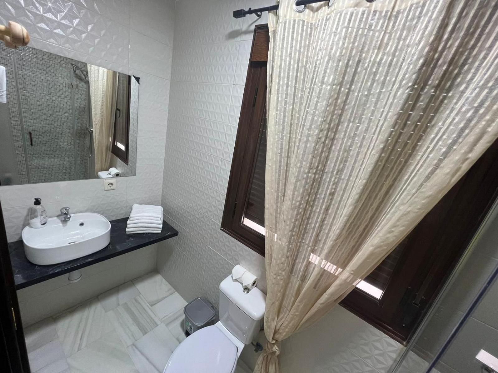Hostal El Pasaje قنطرة شنيل المظهر الخارجي الصورة